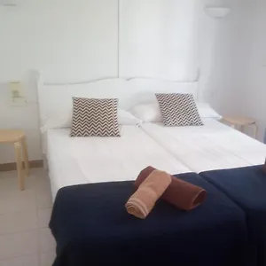 Apartamentos Playa Park Brisas Son Xoriguer , Cala en Bosch Spagna