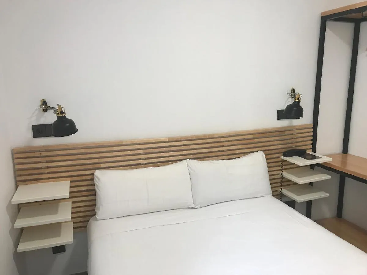 Hostal La Terrassa Barcellona Spagna