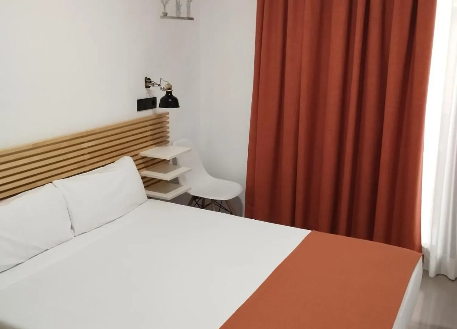 Hostal La Terrassa Guest house