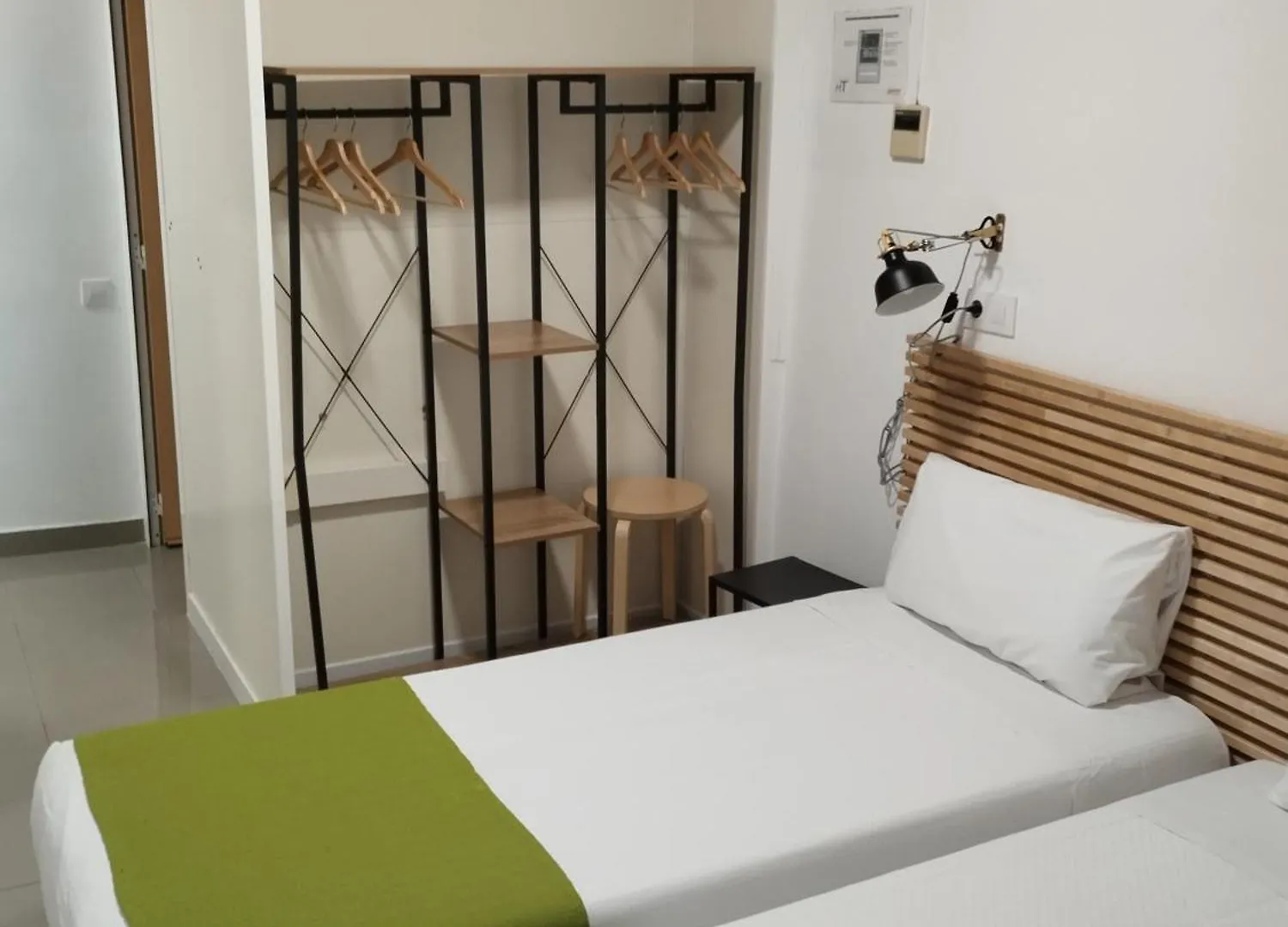 Hostal La Terrassa 0*, Barcelona Spain