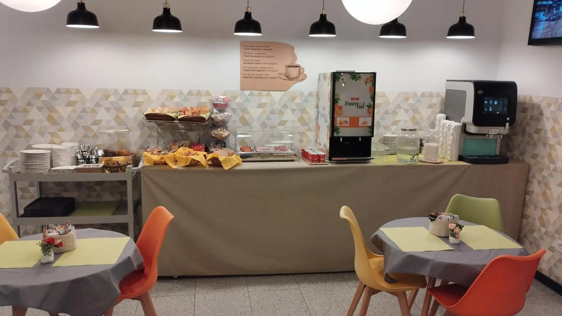 ゲストハウス Hostal La Terrassa バルセロナ