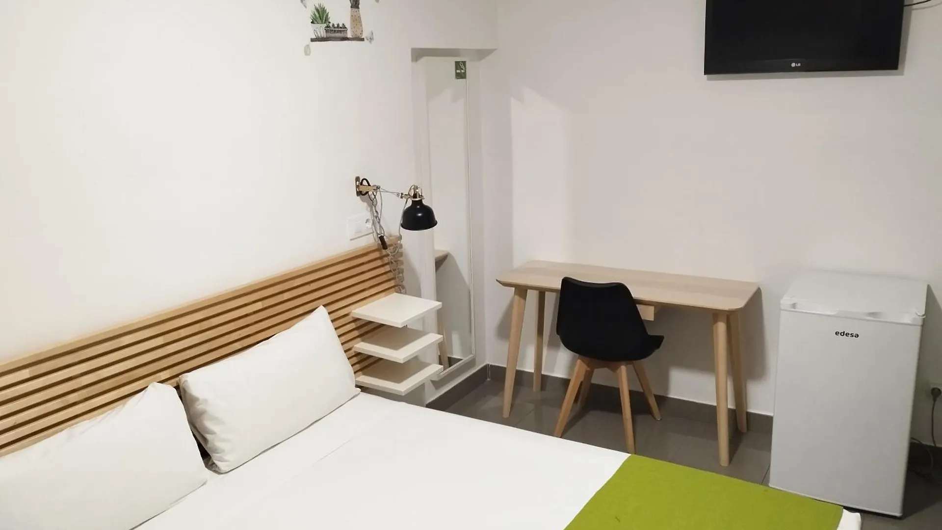 Hostal La Terrassa Barcelona